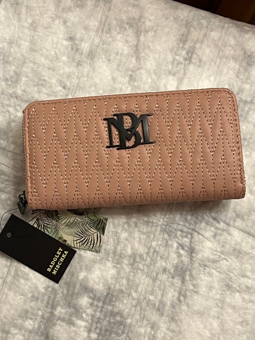 NWT!! Badgley Mischka Blush Long Quilted phone wallet wristlet